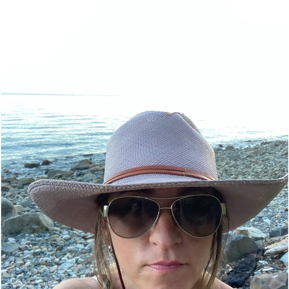 Meet your Posher, Roy - Picture 2 of 2